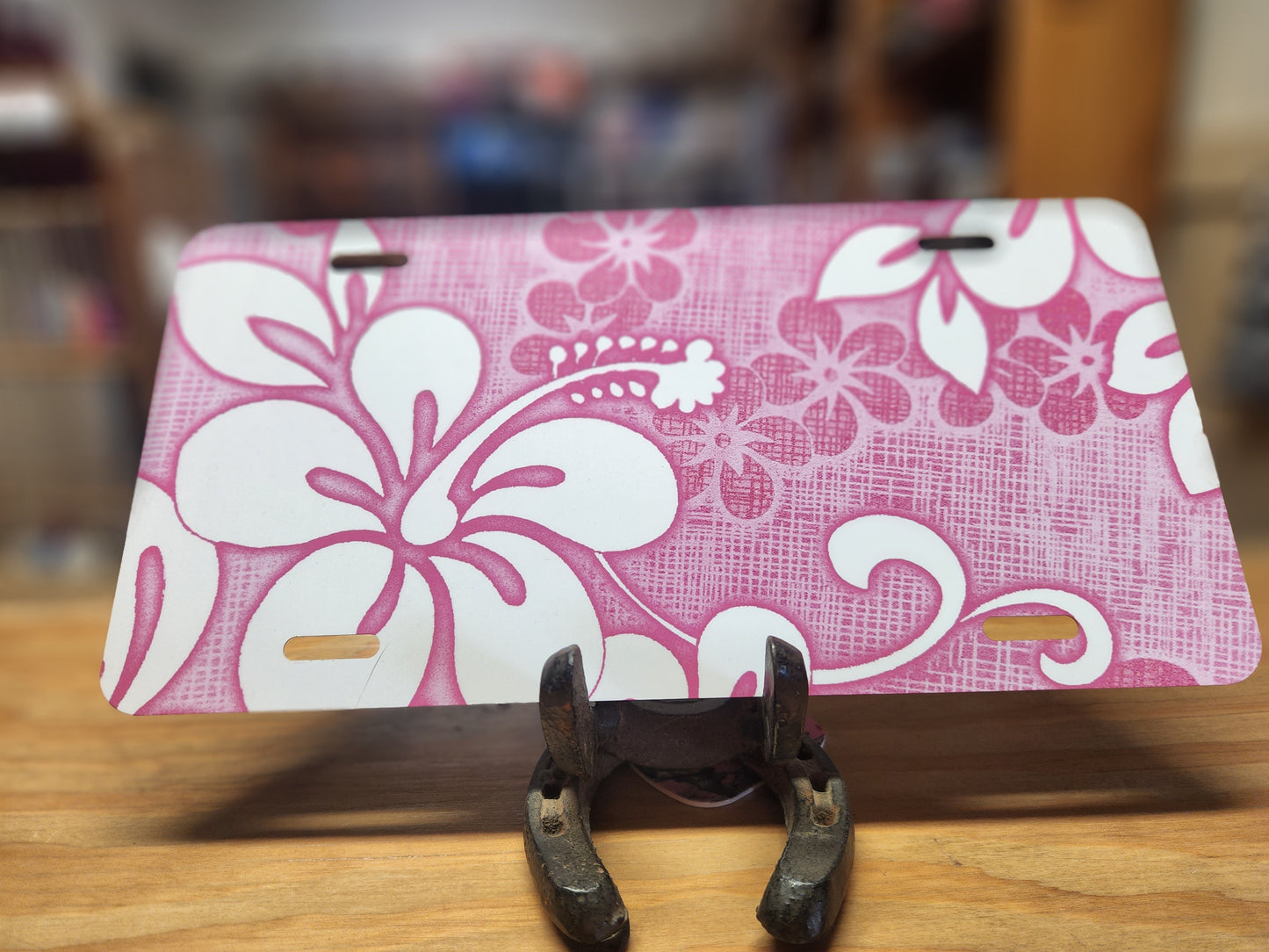Hibiscus flowers and Hawaiin themes plates