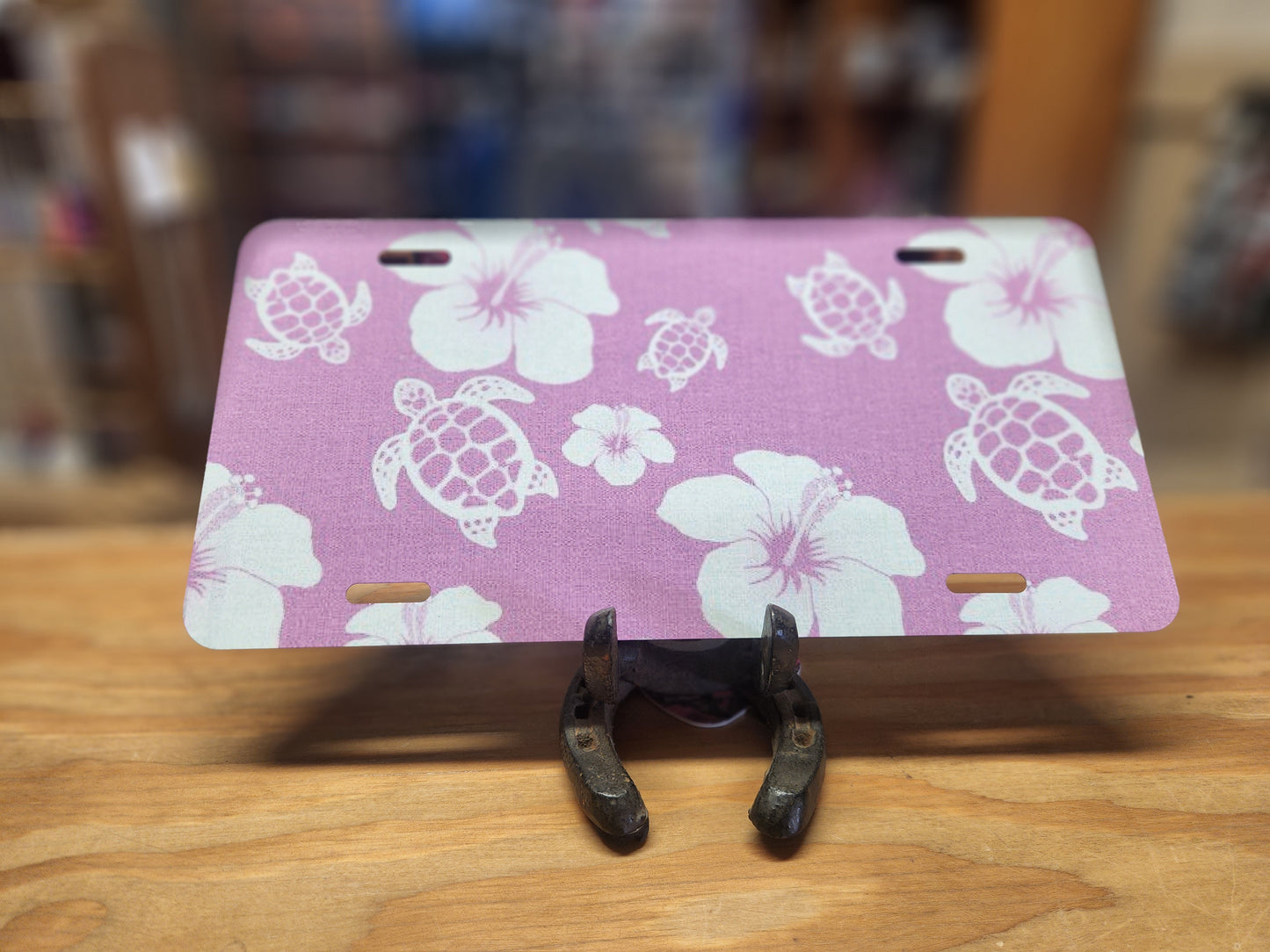Hibiscus flowers and Hawaiin themes plates